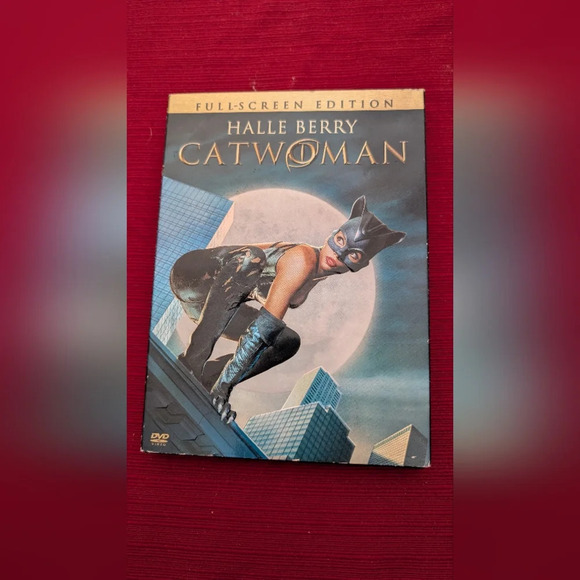 Catwoman DVD (EUC) - Picture 2 of 4